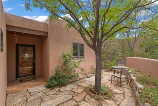 694 La Viveza Ct, Santa Fe, NM 87501