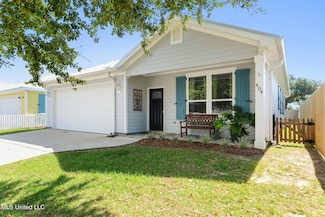 404 Ramaux St, Bay Saint Louis, MS 39520