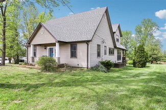 1715 Smizer Mill Rd, Fenton, MO 63026