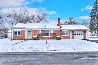 1302 Elmwood Ave, Jackson, MI 49203