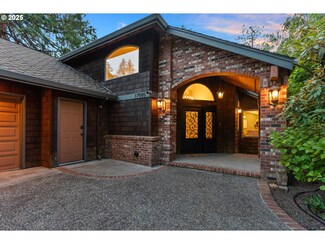 17595 Kelok Rd, Lake Oswego, OR 97034