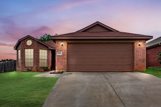 1451 Morrison Dr, Fort Worth, TX 76112