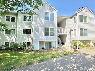 975 Aberdeen Ave NE Unit J303, Renton, WA 98056
