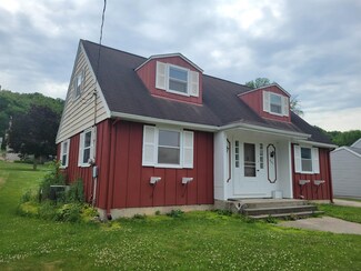 809 Carter St NW, Elkader, IA 52043