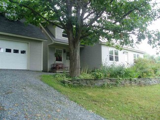 136 Brookside Dr, White River Junction, VT 05001