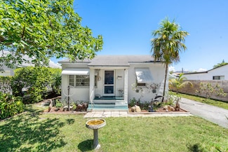221 NE 10th St, Delray Beach, FL 33444