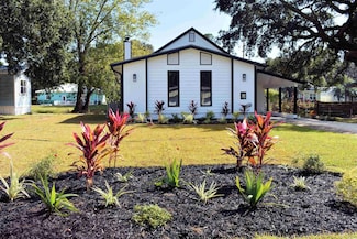 37 Geney Ln, Pawleys Island, SC 29585