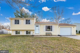10237 Peanut Mill Dr, Gaithersburg, MD 20882