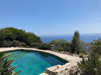35 Oceanaire Dr, Rancho Palos Verdes, CA 90275