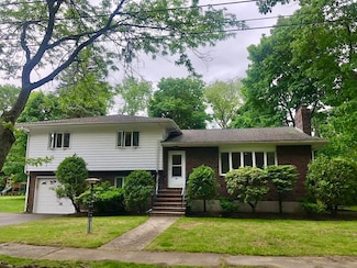 15 Sycamore Rd, Wakefield, MA 01880