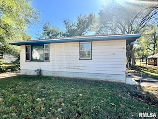 2722 W Marquette St, Peoria, IL 61605
