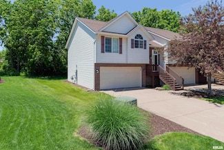 1113 33rd Avenue Cir, Silvis, IL 61282