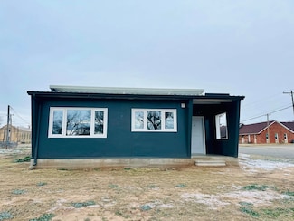 319 N Weigle Ave, Watonga, OK 73772