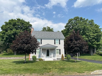 18 Bell St, Glastonbury, CT 06033