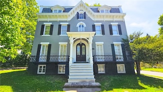 24 Grover St, Auburn, NY 13021