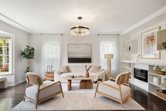 2116 S Cloverdale Ave, Los Angeles, CA 90016