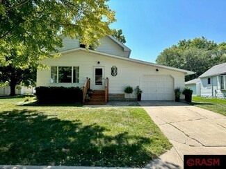 809 809 4th St, Nicollet, MN 56074