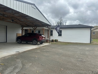 121 N 4th St, Eufaula, OK 74432
