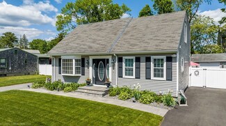 128 Laurelwood Dr, New Bedford, MA 02745