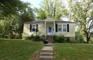 588 Glorose Dr, Saint Louis, MO 63137