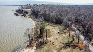 13 Sunken Meadow Rd, Spring Grove, VA 23881