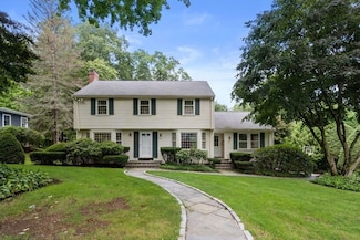 11 Nantucket Rd, Wellesley Hills, MA 02481