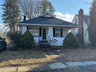 419 W Smith St, Gibsonburg, OH 43431