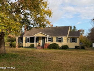 547 Pigott Rd, Gloucester, NC 28528