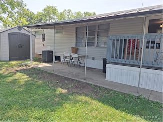 112 Palace Dr, Dayton, OH 45449