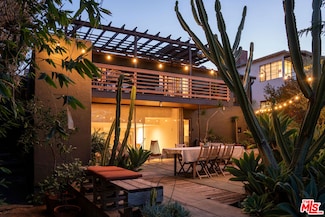 2521 W 5th St, Los Angeles, CA 90057