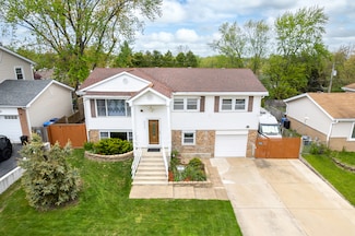 9036 W 89th St, Hickory Hills, IL 60457