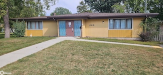 825 S 7th St, Forest City, IA 50436