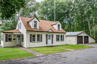 86 Lakeview Ave, Athol, MA 01331
