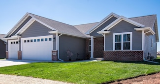 2239 E Honeygold Ct, Appleton, WI 54913