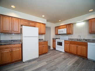 3989 Park Ave, Fairfield, CT 06825