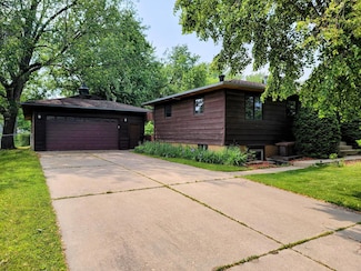 605 7th Ave NE, Stewartville, MN 55976