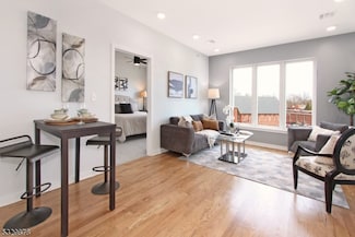 660 Bloomfield Ave Unit 402, Bloomfield, NJ 07003