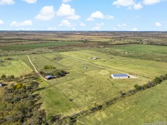 840 Abbott Rd, Saint Hedwig, TX 78152