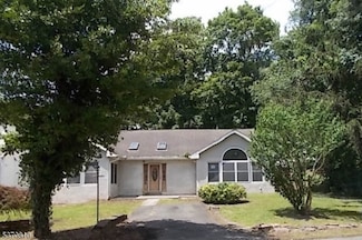 7 Lorettacong Dr, Lake Hopatcong, NJ 07849
