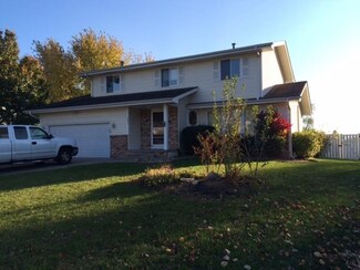 903 E Aberdeen Dr, Papillion, NE 68046