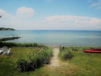 46 Gosnold Rd, Woods Hole, MA 02543