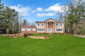 79 Wildwood Dr, Dix Hills, NY 11746