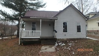 911 N 11th St, Atchison, KS 66002