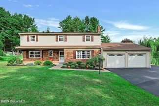 4 Northway View Ct, Ballston Lake, NY 12019