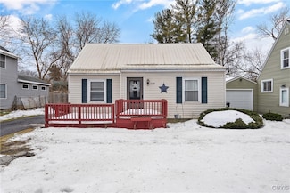 113 W Molloy Rd, Syracuse, NY 13211