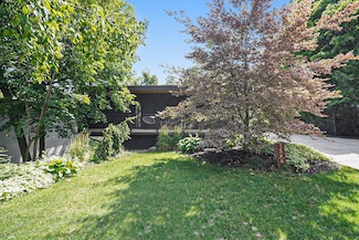 1546 Edgewood Ave SE, Grand Rapids, MI 49506
