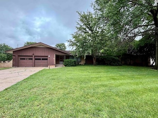 1330 N Maple St, McPherson, KS 67460