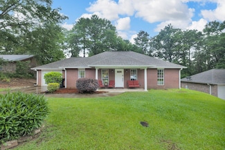 102 Howard Dr, Hattiesburg, MS 39402