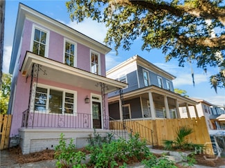 221 W 39th St, Savannah, GA 31401