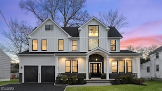39 Beverly Rd, Livingston, NJ 07039
